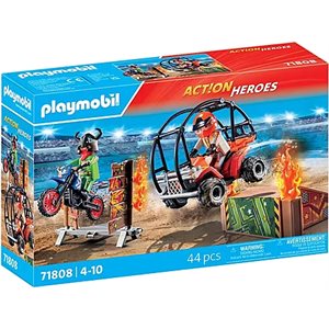 Duo De Cascadeurs Avec Quad Moto Et Tremplins